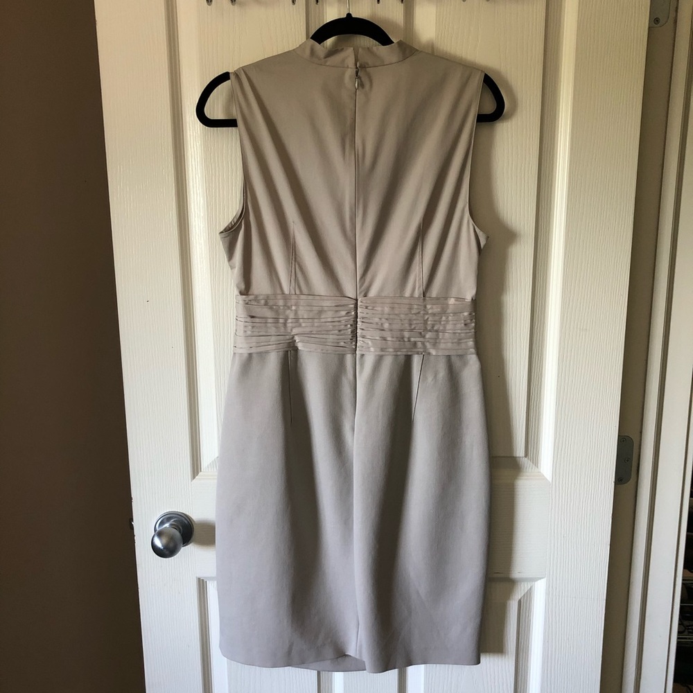 Elie Tahari beige dress. - Picture 3 of 5